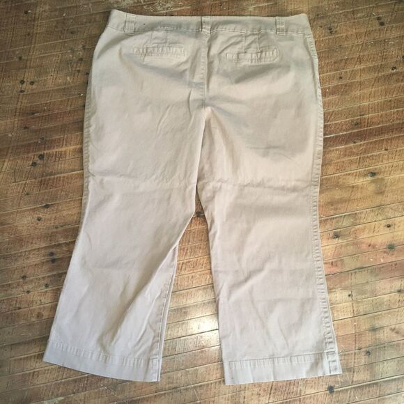Lane Bryant khaki 28P cropped slacks - Picture 3 of 3